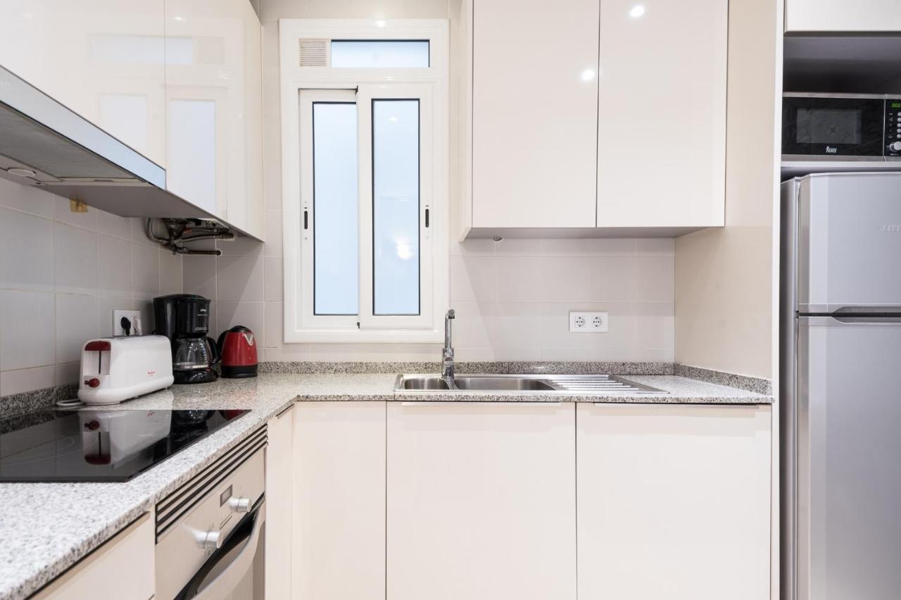 Spacious 3 Bed Apt In The Heart Of Sant Antoni Barcelona Exterior foto