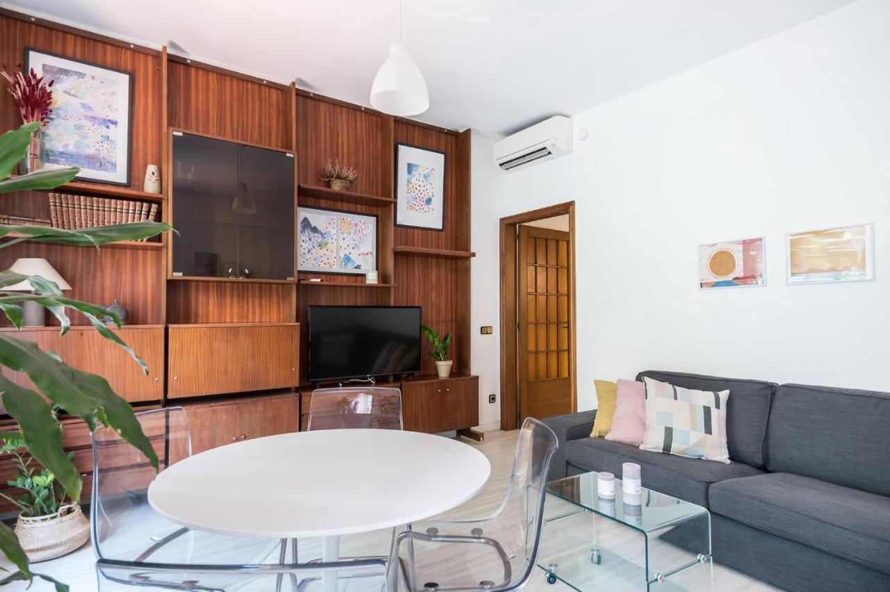 Spacious 3 Bed Apt In The Heart Of Sant Antoni Barcelona Exterior foto